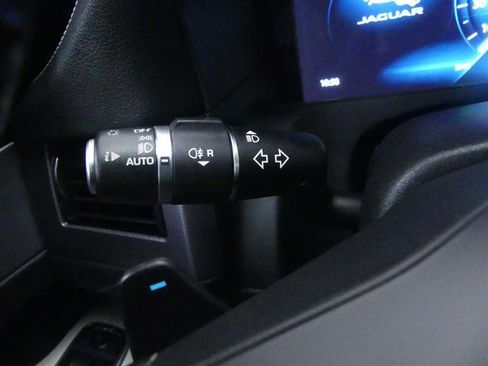 Used 2017 Jaguar XF R-Sport image 17