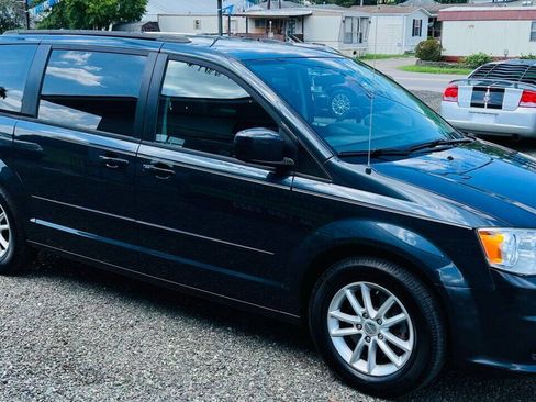 Used 2014 Dodge Grand Caravan SXT FWD image 4