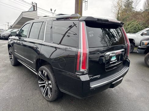 Used 2015 GMC Yukon Denali image 2
