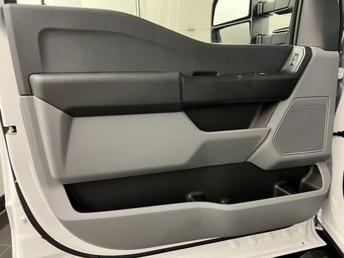 New 2026 Ford F250 XL w/ XL Chrome Package image 23