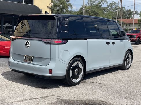 Used 2025 Volkswagen ID. Buzz Pro S RWD image 19