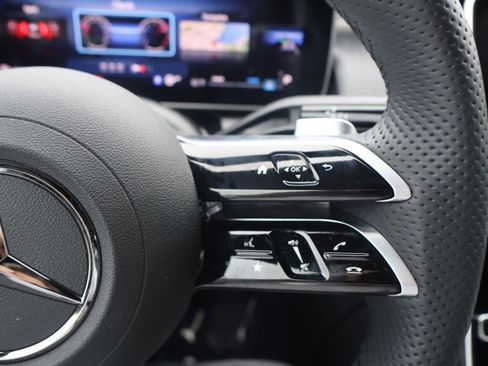 Certified 2025 Mercedes-Benz GLC 300 4MATIC image 31