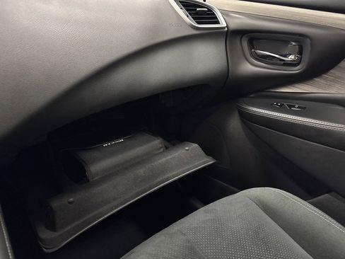 Used 2018 Nissan Murano S image 18