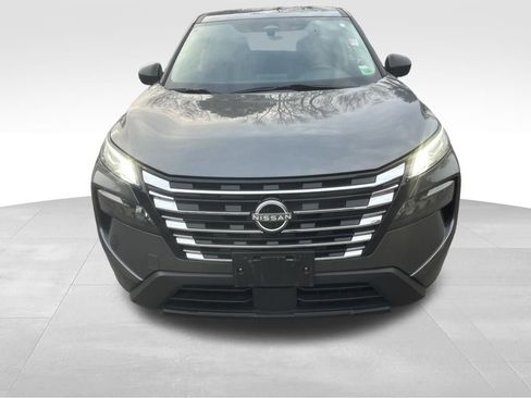 Used 2024 Nissan Rogue S image 3
