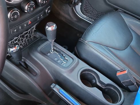 Used 2014 Jeep Wrangler Unlimited Sahara w/ Max Tow Package image 20