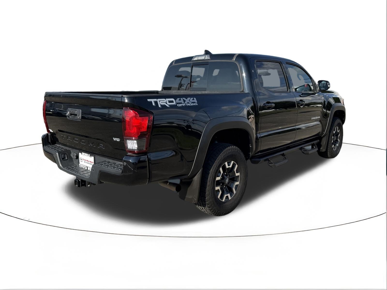 Used 2018 Toyota Tacoma TRD Off-Road w/ Technology Package AWD/4WD image 3