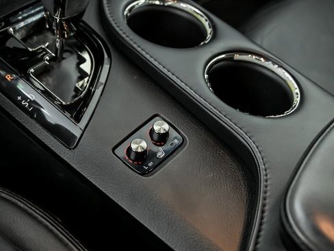 Used 2013 Toyota Avalon XLE image 31