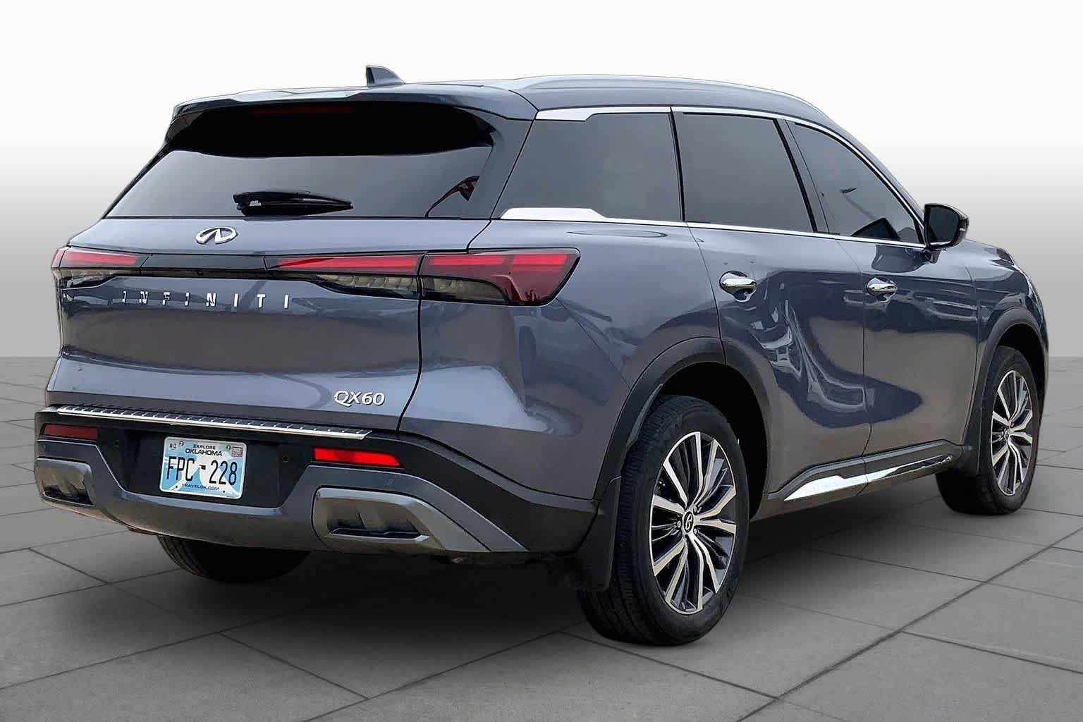 Used 2023 INFINITI QX60 Sensory w/ Vision Package FWD image 12