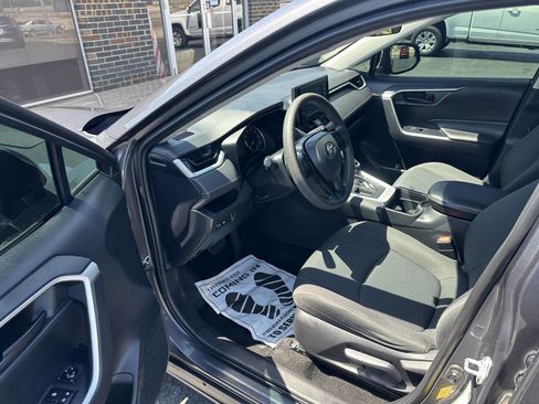 Used 2020 Toyota RAV4 LE FWD image 12