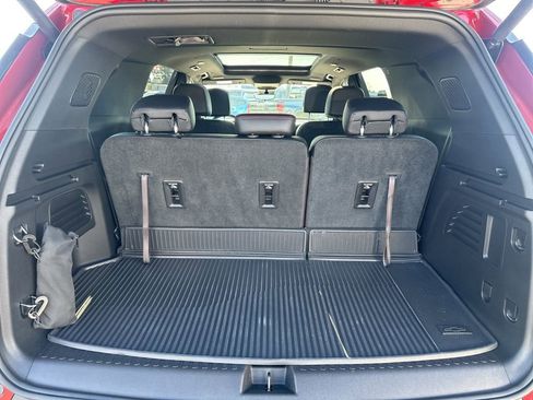 Used 2025 Chevrolet Traverse Z71 w/ Enhanced Driving Package image 9