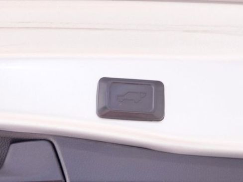 Used 2019 Toyota RAV4 XLE image 21