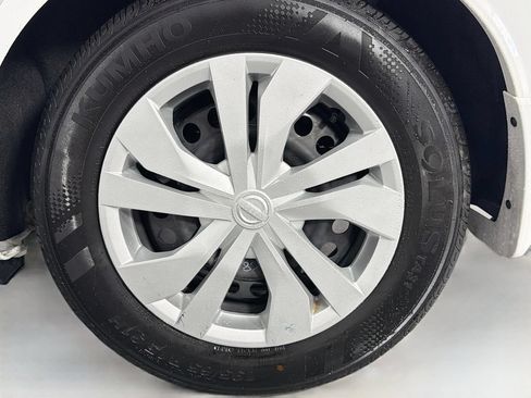 Used 2025 Nissan Versa S w/ Trunk Package FWD image 31