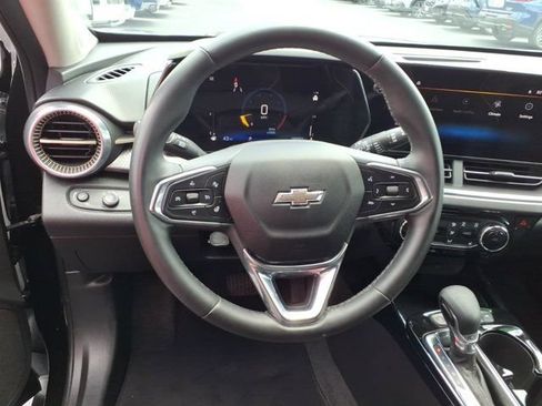 Used 2025 Chevrolet Trax ACTIV w/ Driver Confidence Package FWD image 7