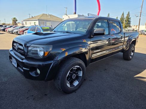 Used 2005 Toyota Tacoma PreRunner RWD image 1