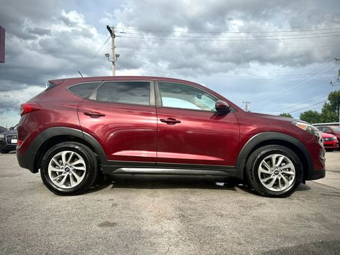 Used 2017 Hyundai Tucson SE FWD image 2