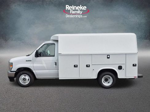 New 2027 Ford E-350 and Econoline 350 Super Duty w/ Power Equipment Group RWD image 9