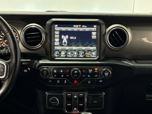 Used 2020 Jeep Wrangler Unlimited Sahara w/ Uconnect 4C Nav & Sound Group image 13