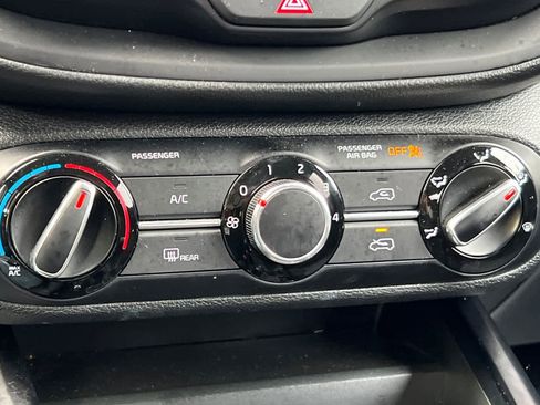 Used 2022 Kia Soul LX image 21