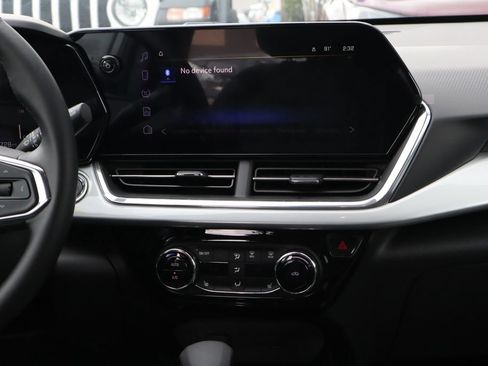 Used 2026 Chevrolet Trax LT w/ Driver Confidence Package FWD image 28