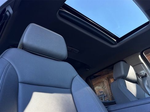 Certified 2025 GMC Sierra 1500 SLT w/ SLT Premium Plus Package image 18