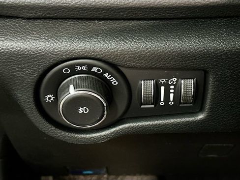 New 2026 Chrysler Pacifica Limited AWD/4WD image 11