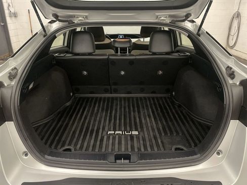 Used 2022 Toyota Prius XLE image 18