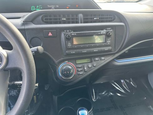Used 2013 Toyota Prius C One image 28