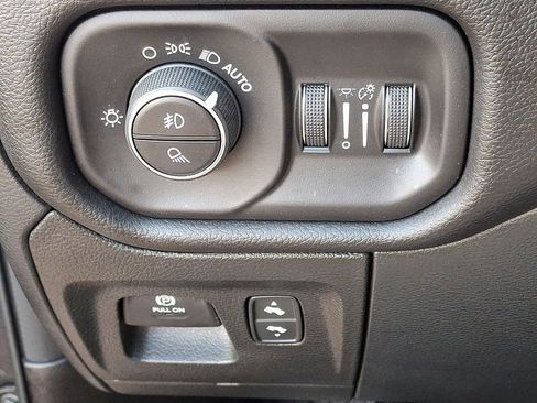 Used 2025 RAM 1500 Big Horn RWD image 27