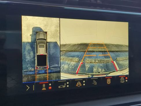 Used 2024 GMC Sierra 1500 AT4 w/ Technology Package image 30