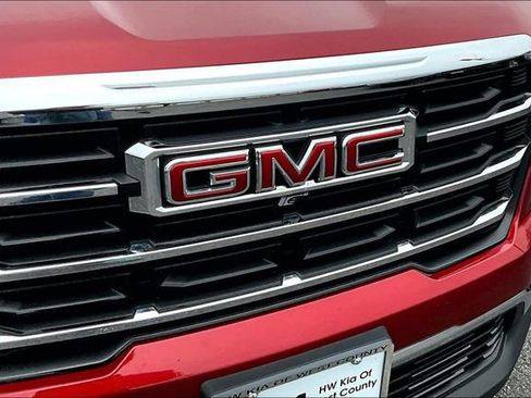 Used 2024 GMC Acadia Elevation FWD image 28