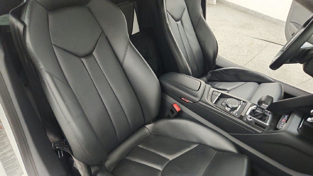 Used 2018 Audi R8 V10 RWD image 32