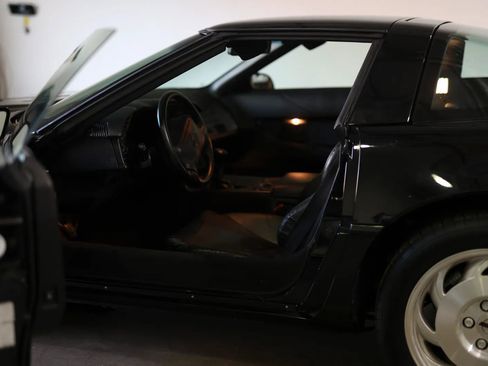 Used 1995 Chevrolet Corvette Coupe image 23