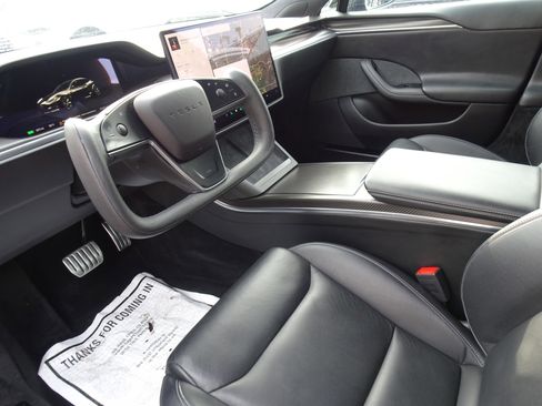 Used 2021 Tesla Model S Plaid image 11