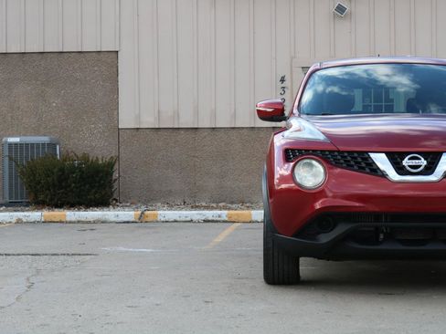 Used 2015 Nissan Juke SV w/ Cold Weather Package image 3
