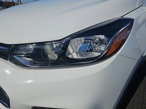 Used 2022 Chevrolet Trax LS w/ Tint and Cruise Package image 30