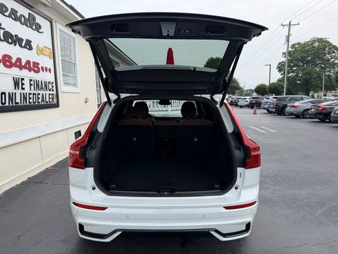 Used 2023 Volvo XC60 B5 Plus AWD/4WD image 23