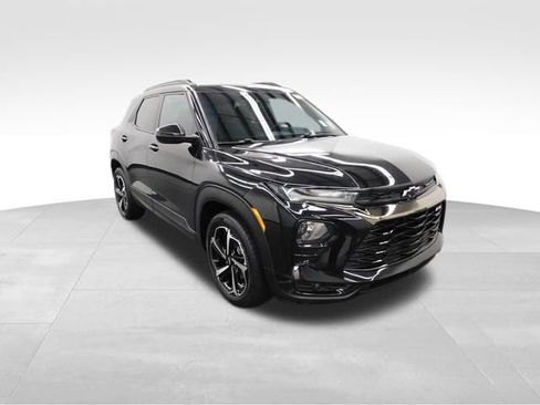 Used 2023 Chevrolet TrailBlazer RS w/ Convenience Package image 2