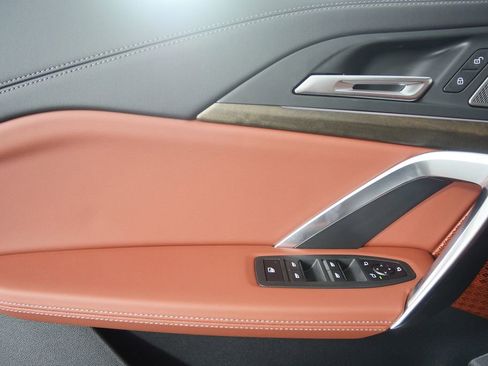 Used 2026 BMW X1 xDrive28i w/ Technology Package image 9