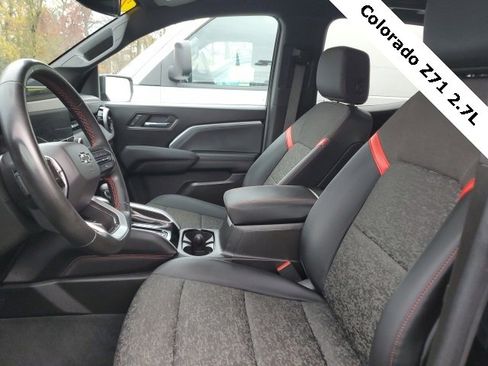 Used 2023 Chevrolet Colorado Z71 image 16