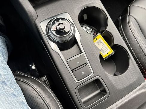 New 2026 Ford Escape SE w/ PHEV Premium Package FWD image 20