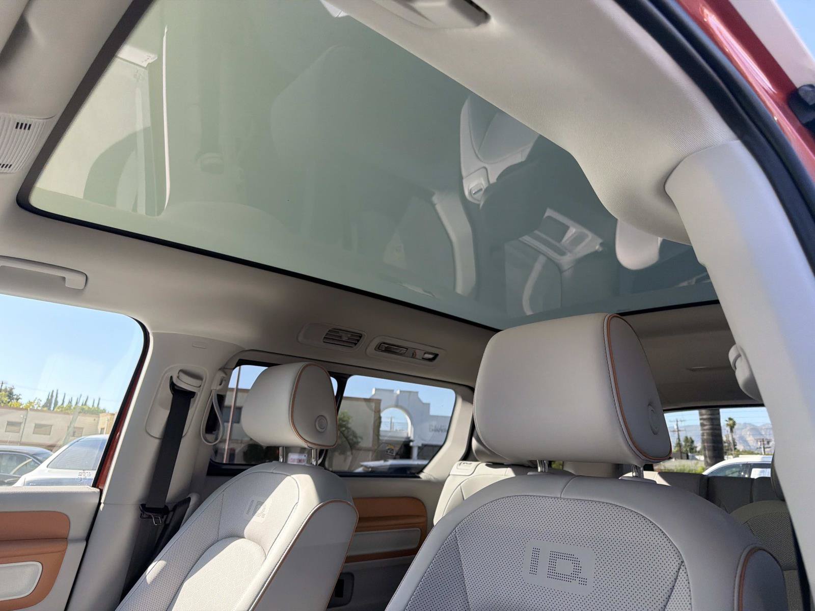 Certified 2025 Volkswagen ID. Buzz Pro S Plus RWD image 17