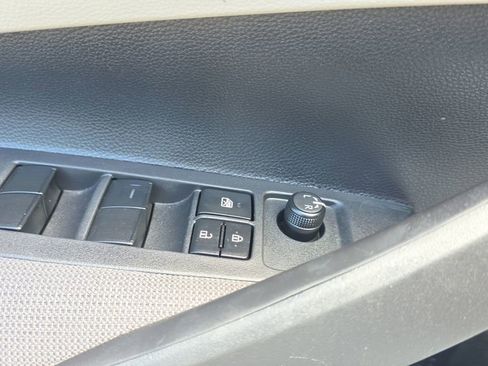 Used 2025 Toyota Corolla LE w/ Convenience Package FWD image 19