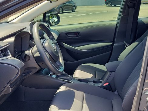 Used 2025 Toyota Corolla LE FWD image 21