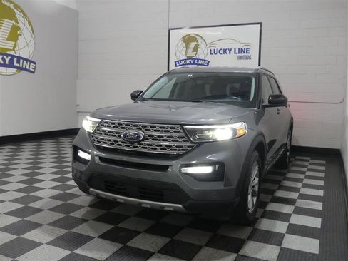 Used 2023 Ford Explorer Limited image 4
