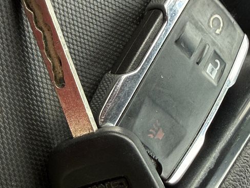 Used 2015 GMC Sierra 1500 SLT w/ SLT Crew Cab Value Package image 36