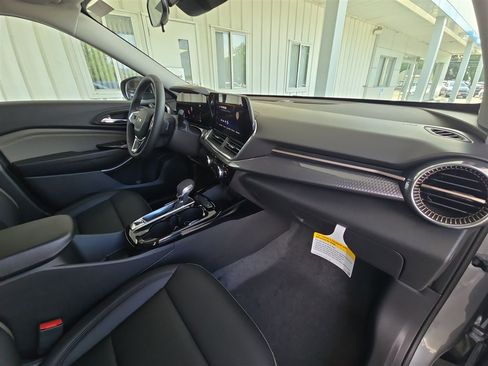 New 2025 Chevrolet Trax ACTIV image 27