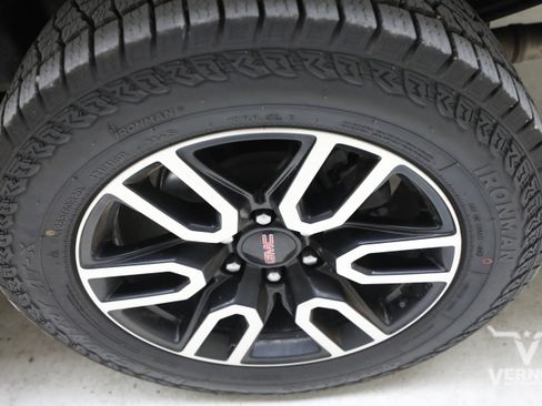 Used 2021 GMC Sierra 1500 AT4 w/ AT4 Preferred Package AWD/4WD image 36