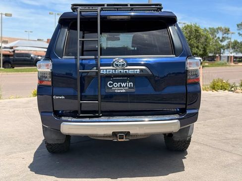 Used 2017 Toyota 4Runner TRD Off-Road Premium AWD/4WD image 7
