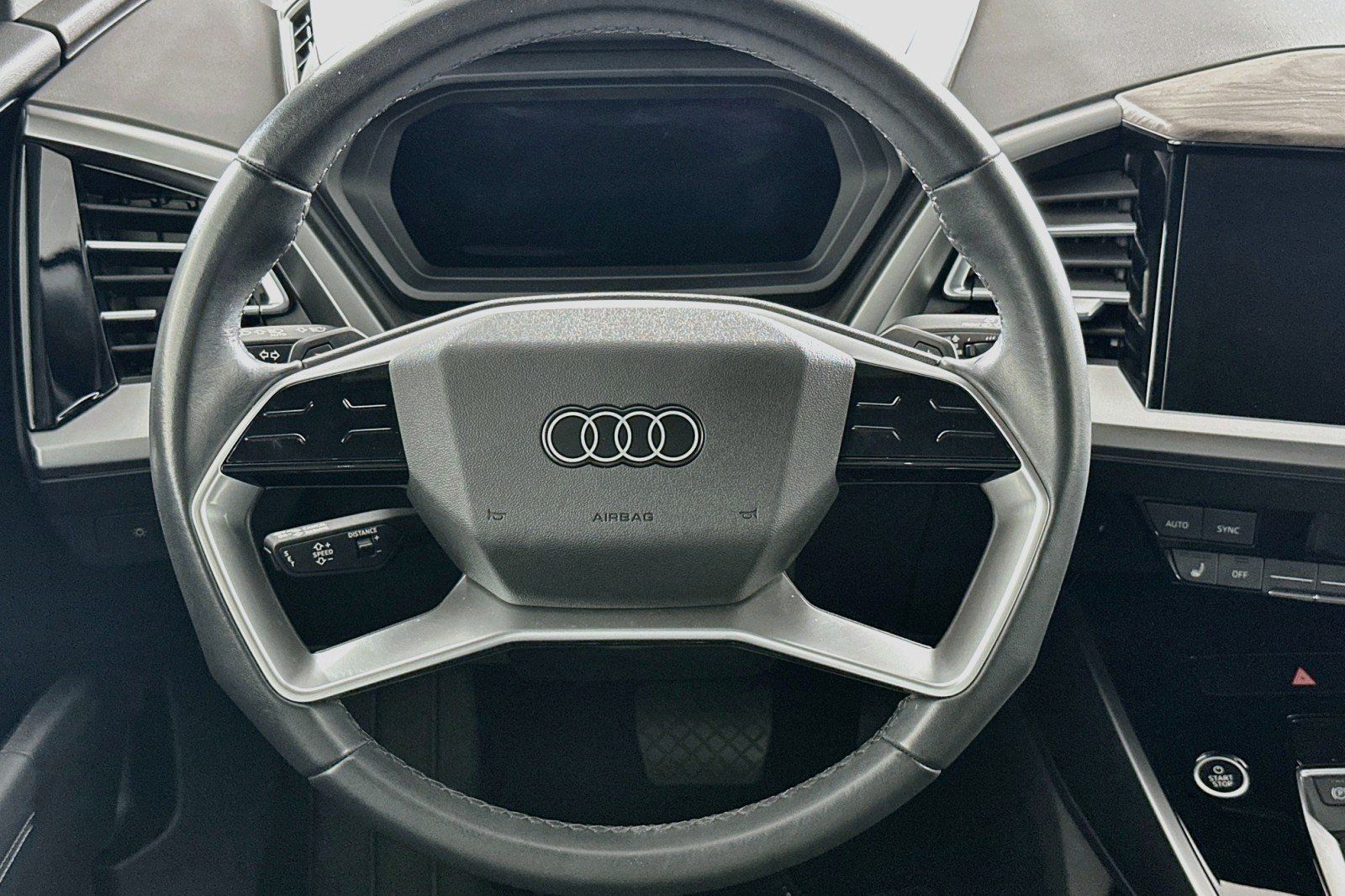Used 2023 Audi Q4 e-tron Prestige AWD/4WD image 18