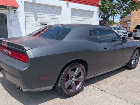 Used 2014 Dodge Challenger SXT RWD image 5